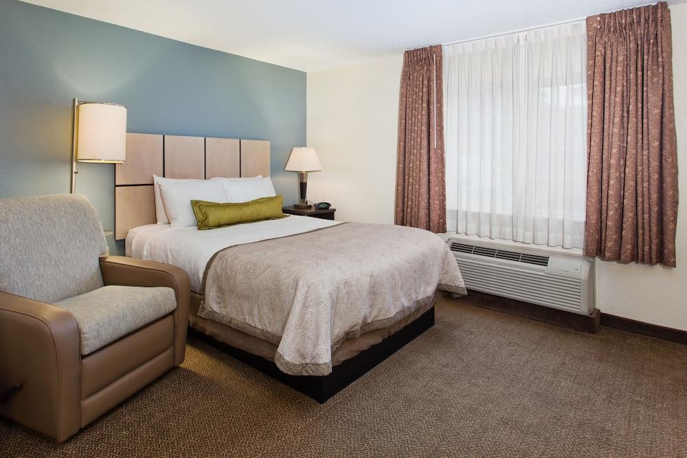 Sonesta Simply Suites Cleveland North Olmsted Airport Екстериор снимка