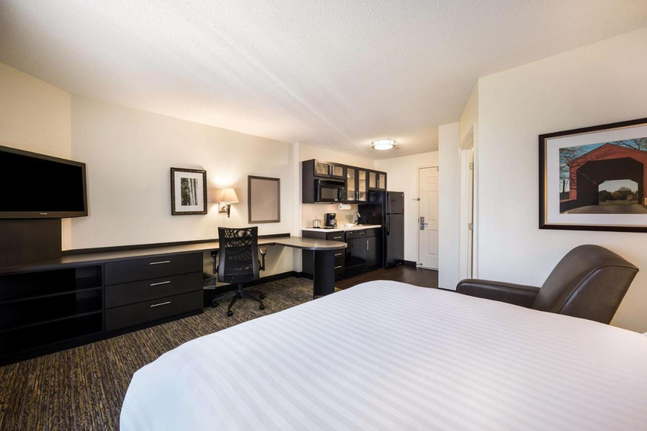 Sonesta Simply Suites Cleveland North Olmsted Airport Екстериор снимка