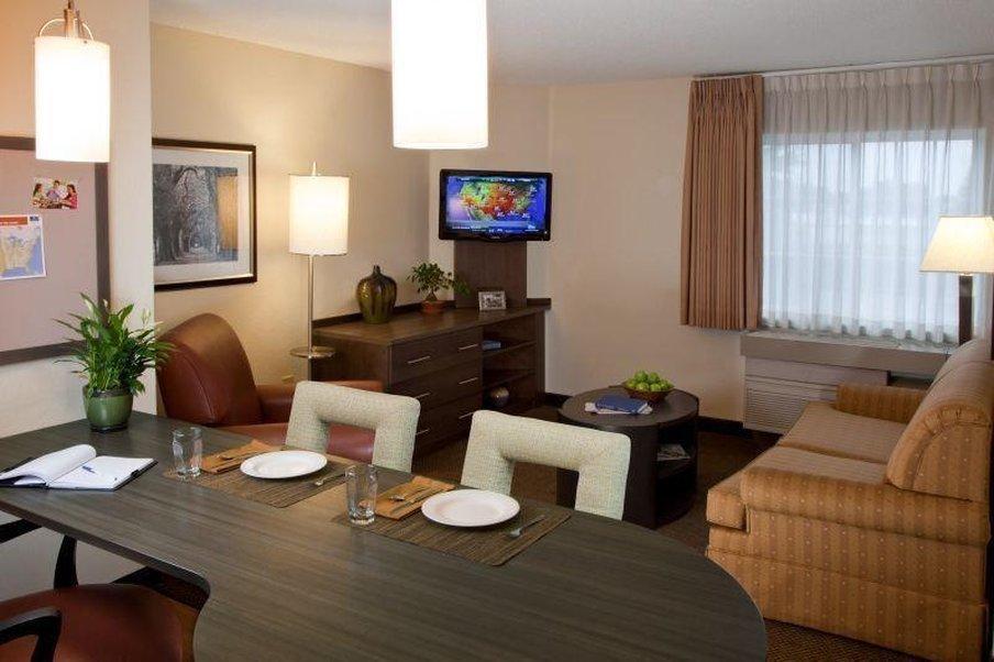 Sonesta Simply Suites Cleveland North Olmsted Airport Екстериор снимка