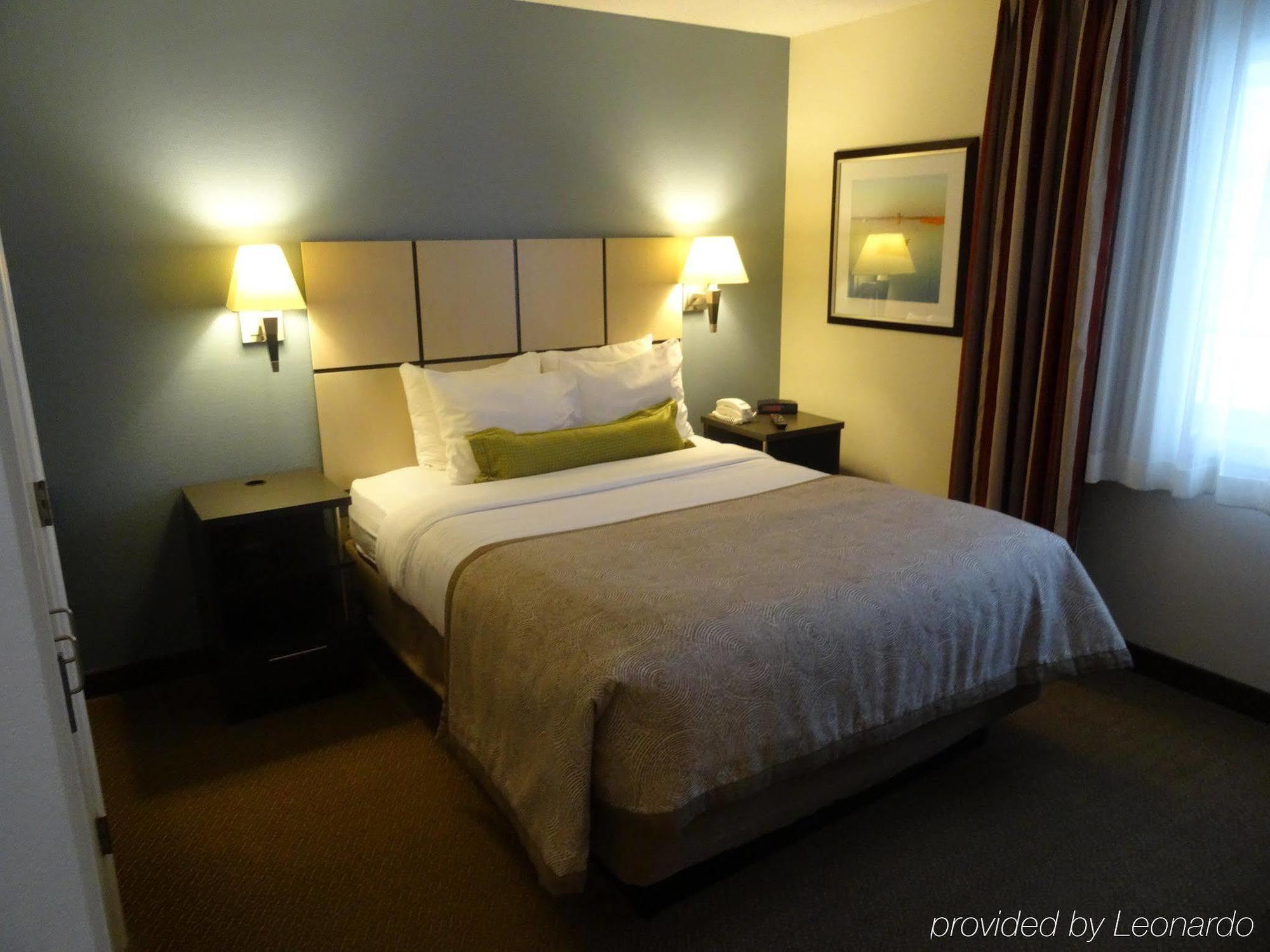 Sonesta Simply Suites Cleveland North Olmsted Airport Екстериор снимка