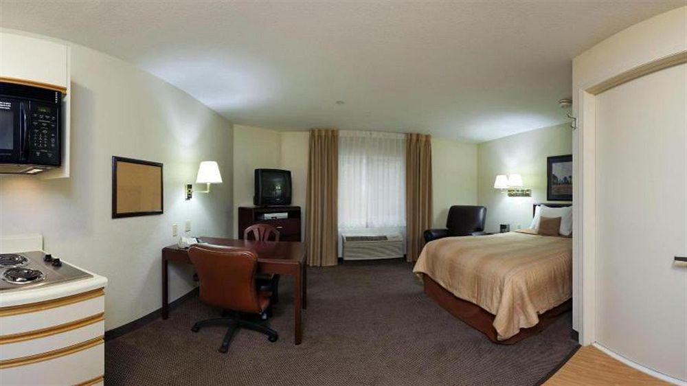 Sonesta Simply Suites Cleveland North Olmsted Airport Екстериор снимка